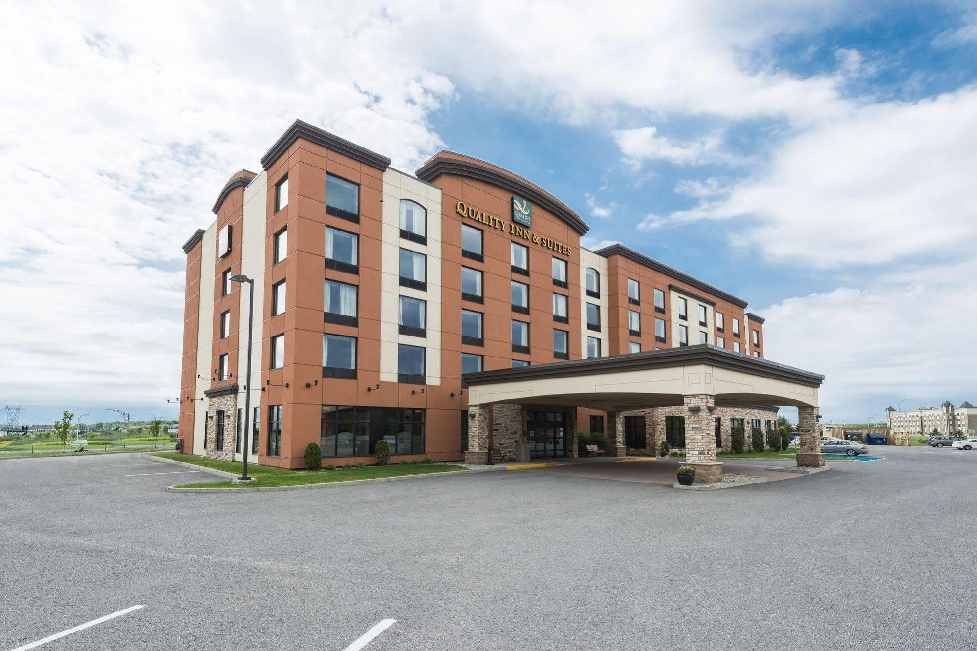 Quality Inn & Suites Lévis Exterior foto